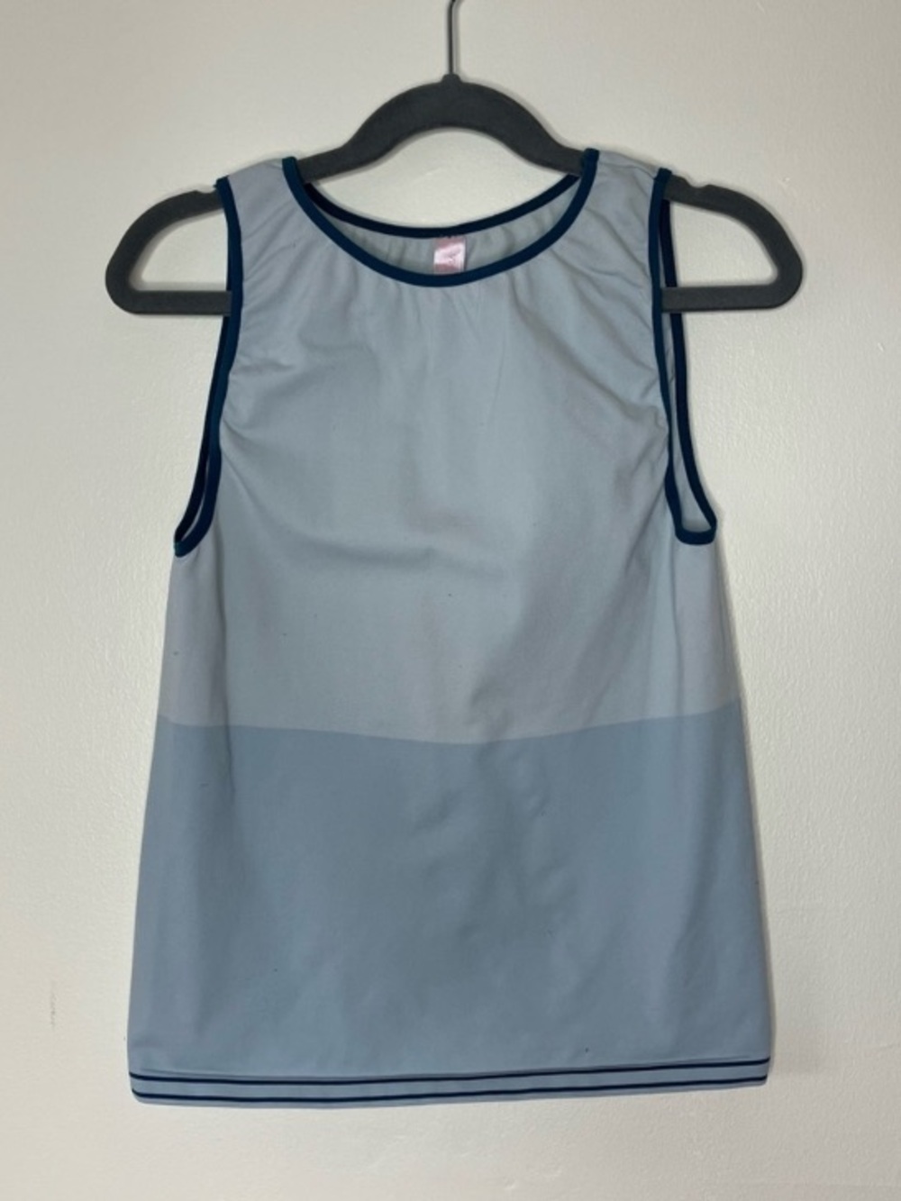 Vintage Victoria’s Secret blue fitted tank top M